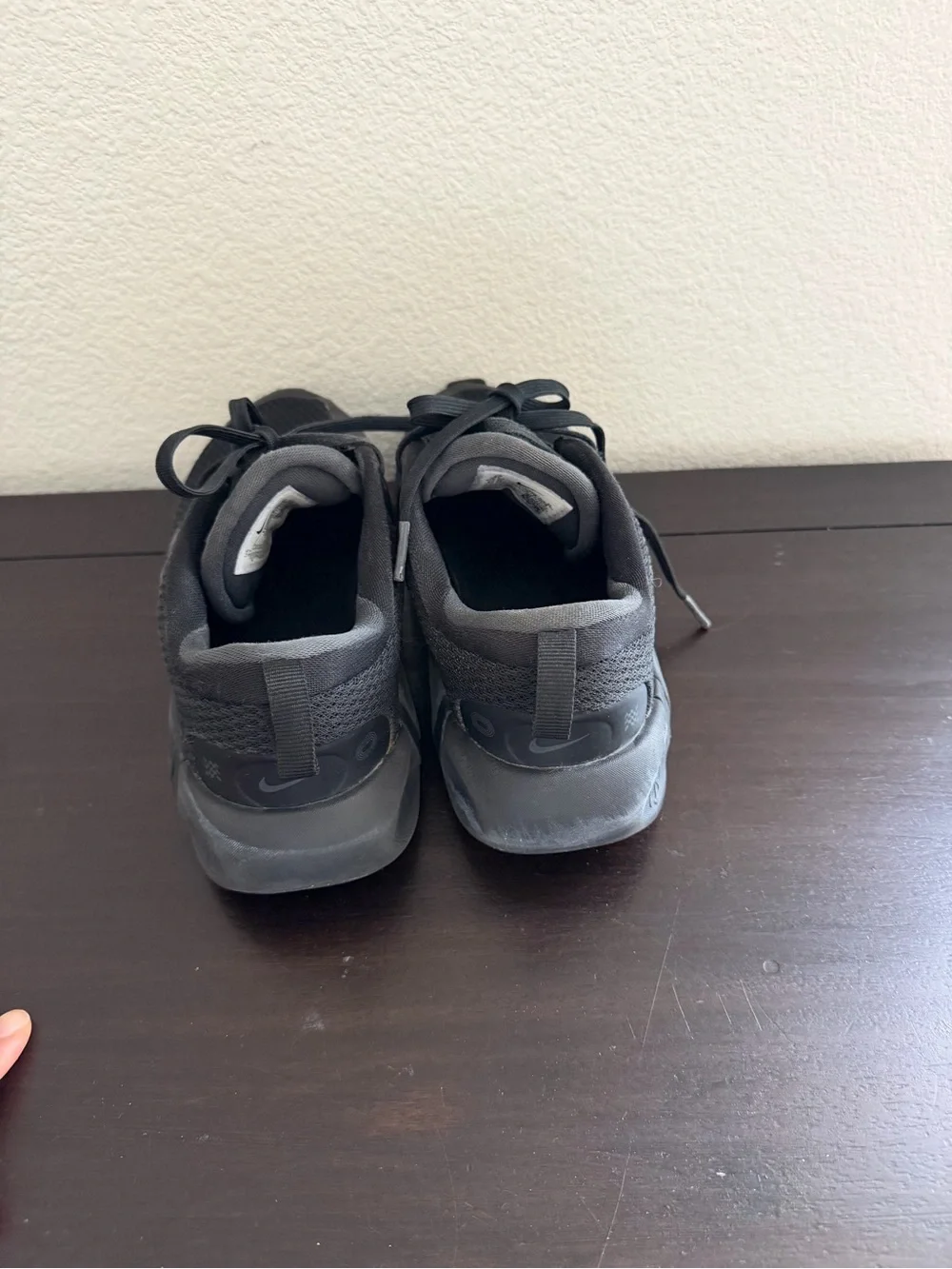 Nike infinity flow Black Mesh Athletic Sneakers size 3
